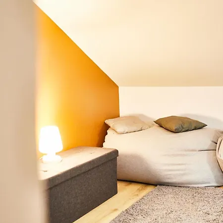 Rs-4 Dans Les Combles 1 Pers - 4ème étage Appartement *