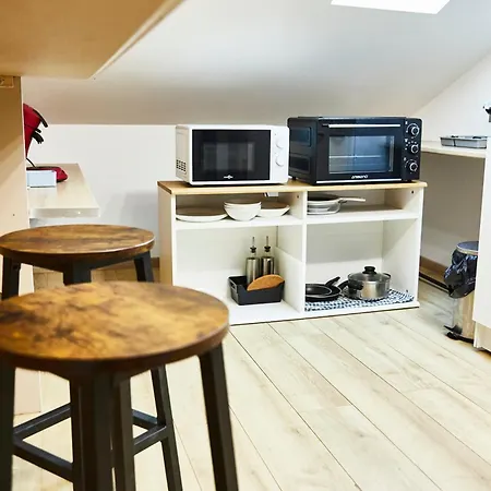 Rs-4 Dans Les Combles 1 Pers - 4ème étage Appartement *